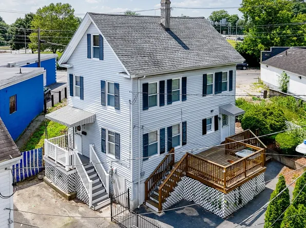 17 Cedar Ct, Lowell, MA 01852