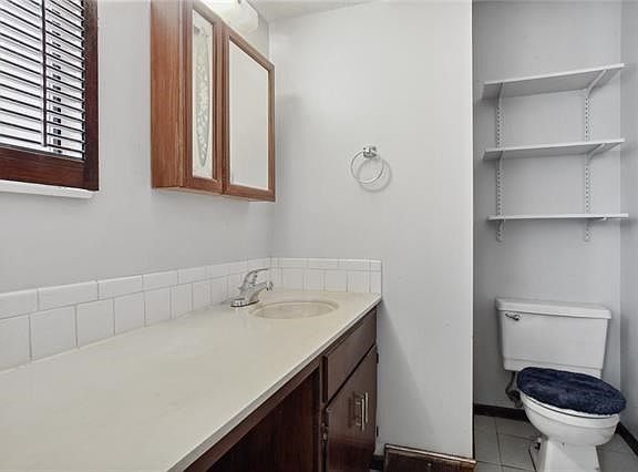 4th image of 2309 NW Kensington Ct