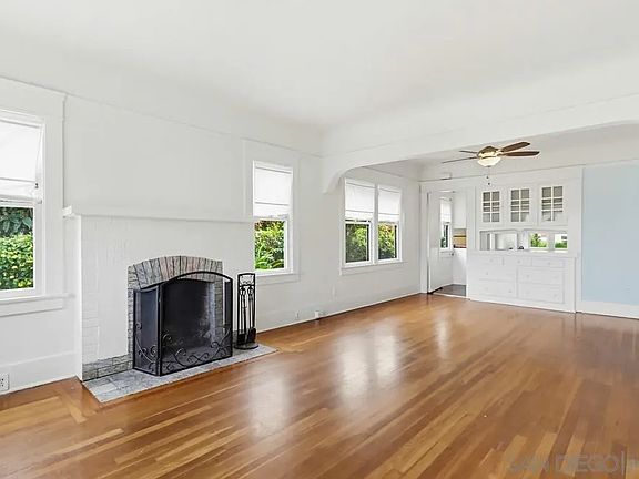 5th image of 1081 Hayes Ave