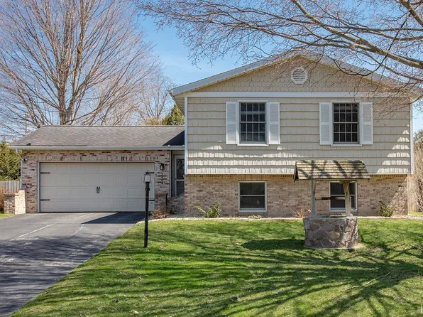 2404 Lane St, Elkhart, IN 46514