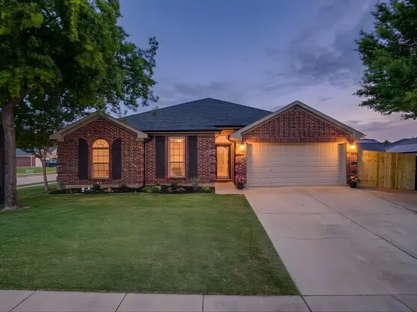 620 Marybeth Dr, Burleson, TX 76028