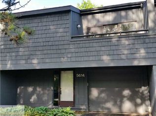 5614 Deville Ct, East Lansing, MI 48823