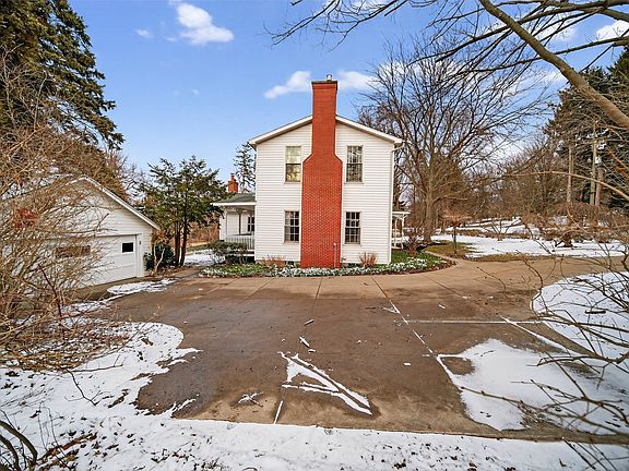 3rd image of 4940 Wolf Rd