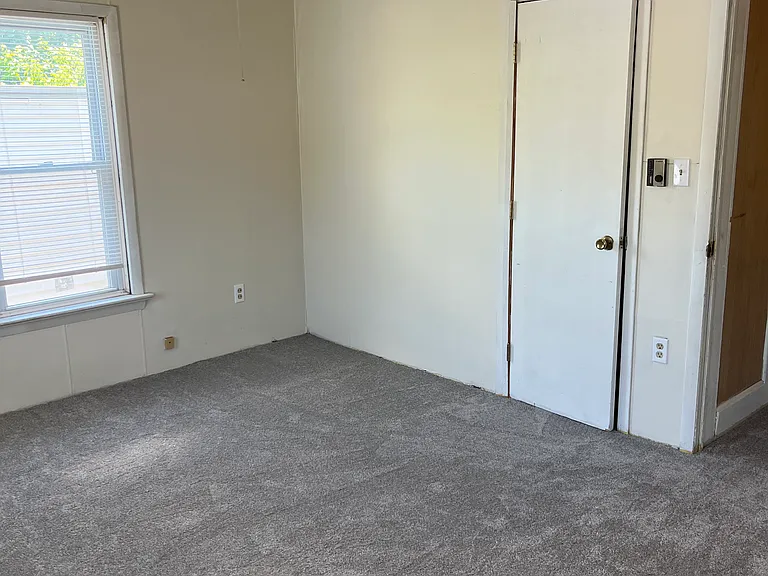 904 E Clay St — Photo 11