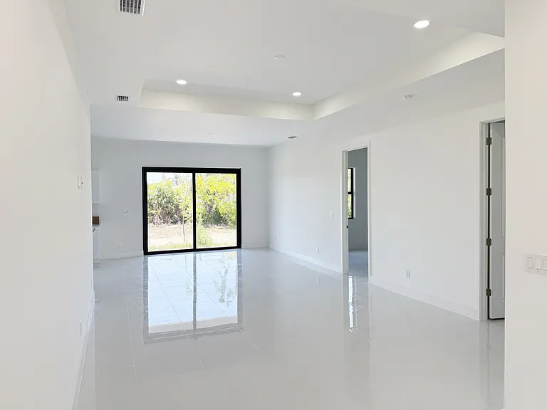 2726 NW 41st Pl — Photo 13