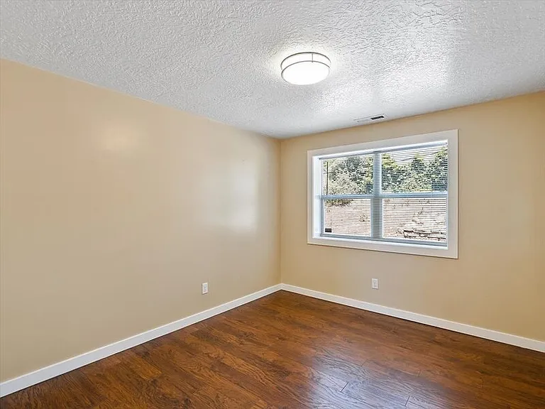 1245 E Harrison Ave — Photo 8