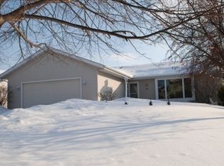 15 Wentworth Cir, Madison, WI 53719