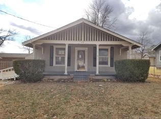 709 E 9th St, Claremore, OK 74017