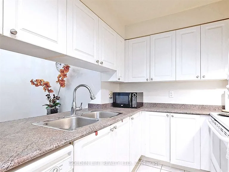 889 Bay St #205 — Photo 12