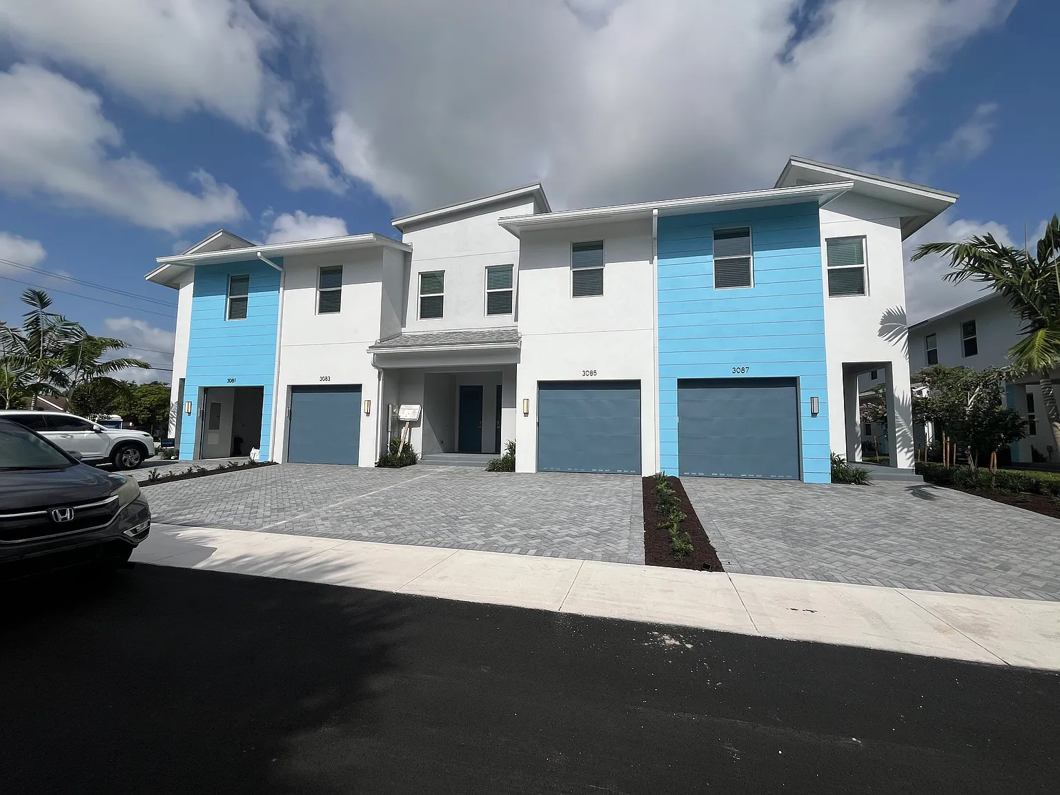 3 bed, 2.5 bath, 1349 sqft, $3,100 — Photo 2