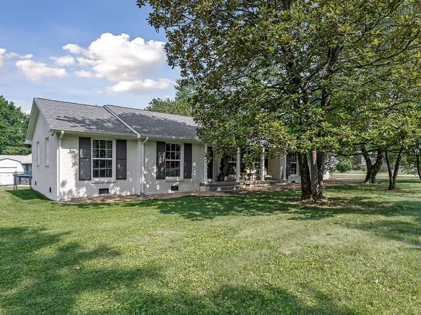 772 W Oak Dr, Cookeville, TN 38501