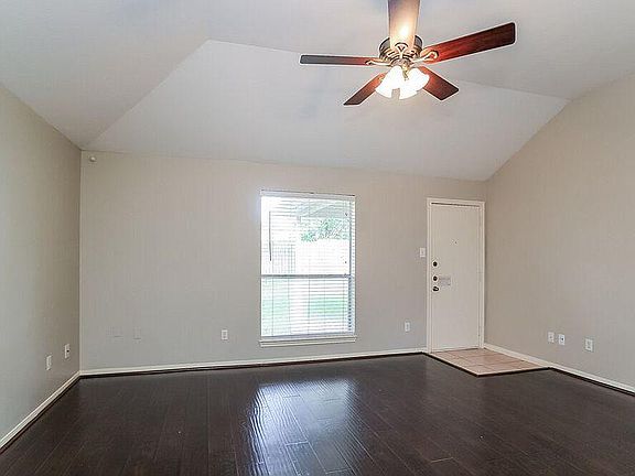 3rd image of 416 Thornwilde Park Ln