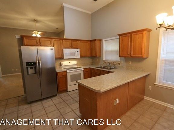 5th image of 592 W Ashley Glen Cir