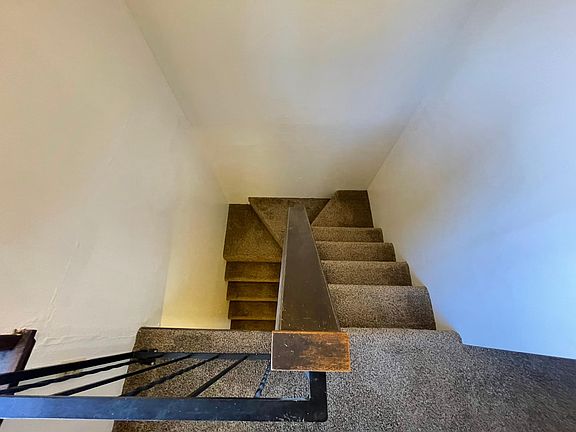 2nd image of 508 N Brower St #2