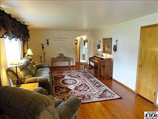2nd image of 601 W Howard St