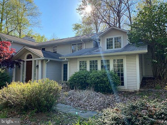 2nd image of 1298 Woodside Dr