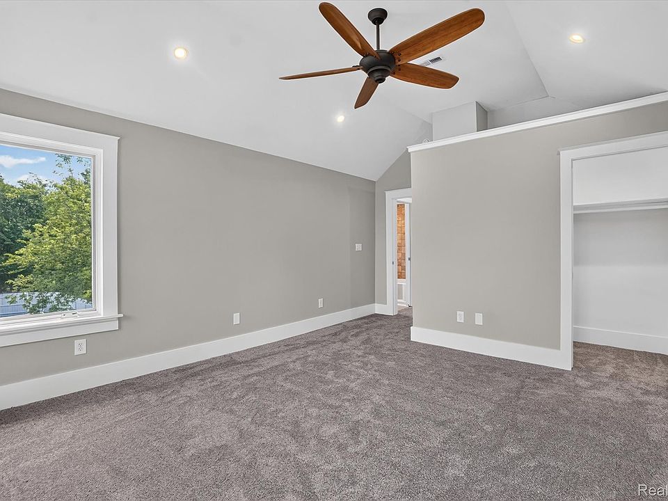403 E Ellen St, photo 26