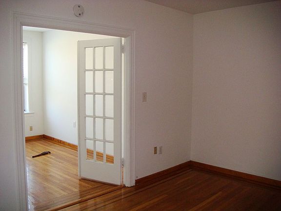 5th image of 2139 29th St APT 12