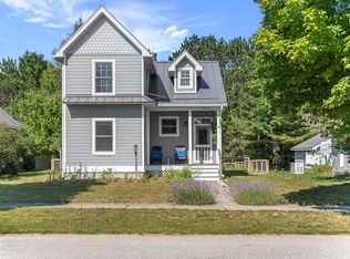 11868 S Ontario St, Empire, MI 49630