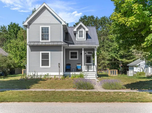 11868 S Ontario St, Empire, MI 49630