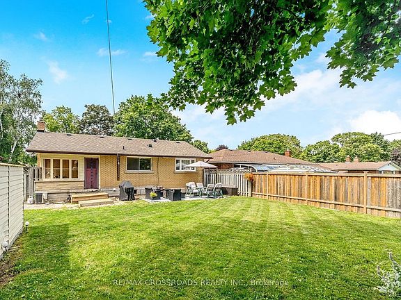 3rd image of 23 Strathmere Pl