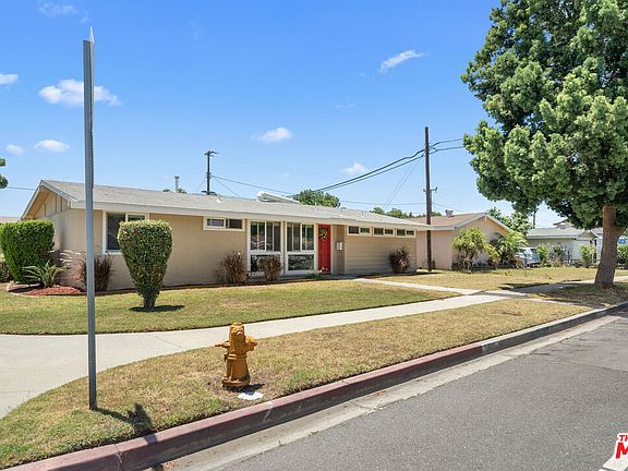3rd image of 3490 E La Jara St