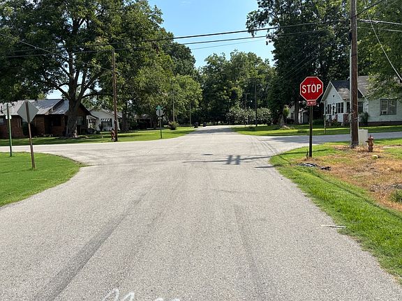 5th image of 420 NW 3rd St