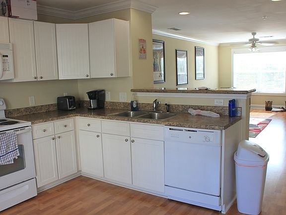 4th image of 1725 Harvey Mitchell Pkwy S APT 1722