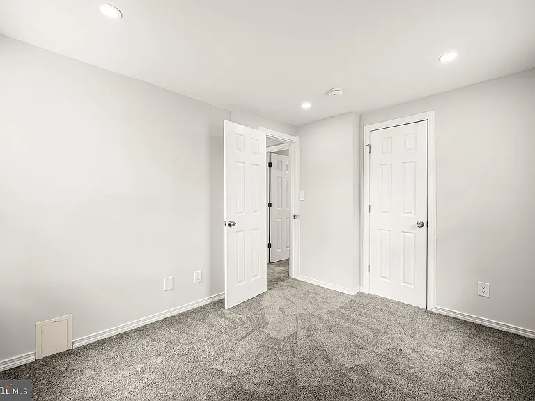 30 Keystone Ave — Photo 15