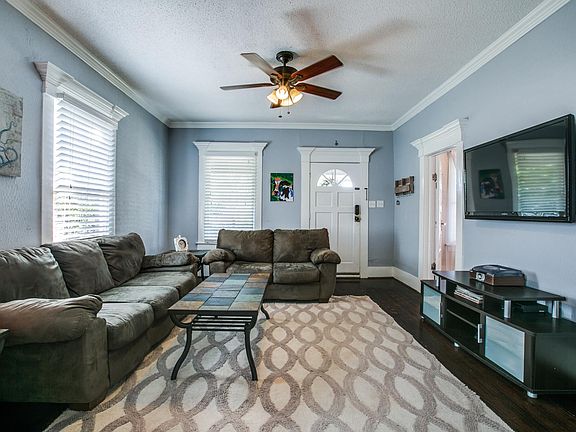 3rd image of 5117 Birchman Ave