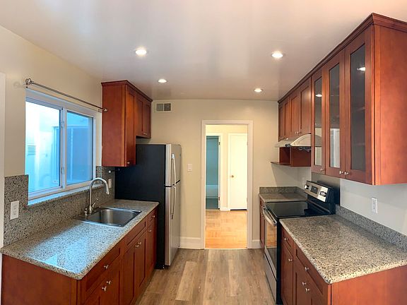 4th image of 740 Anza St APT 2