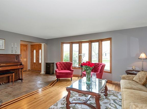 3rd image of 7805 Palm Dr
