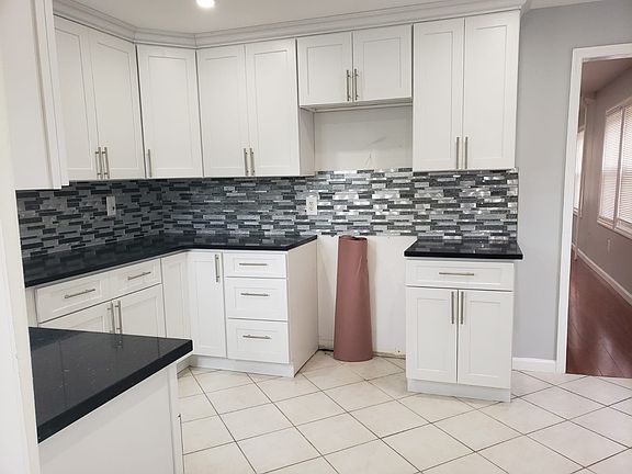 3rd image of 21860 110th Ave