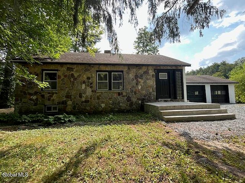 3rd image of 190 Diamond Hill Road