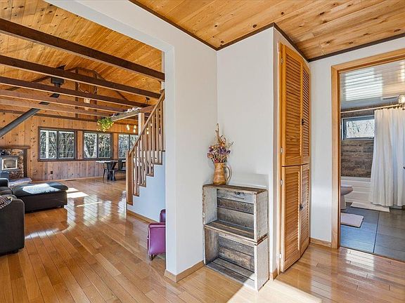 3rd image of 11403 Woodacre Rd