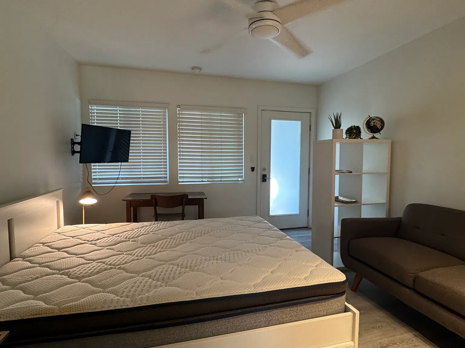 Studio, $1,630 — Photo 1