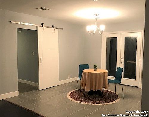5th image of 455 Shadywood Ln