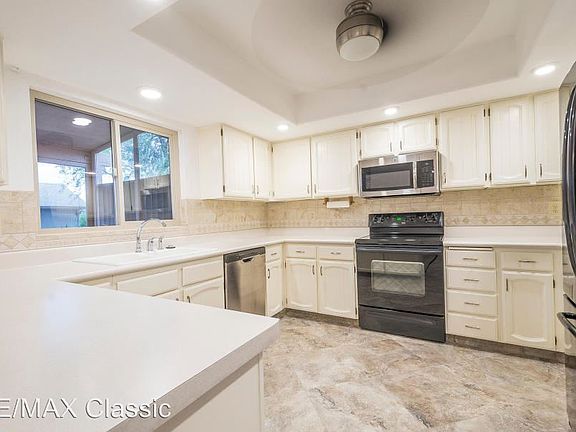 4th image of 989 Leisure World
