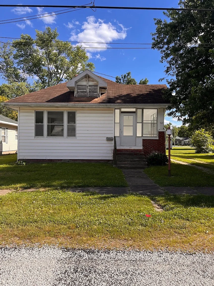 307 E elm st - 1 — Photo 3