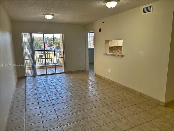 4th image of 601 SW 37th Ave #205