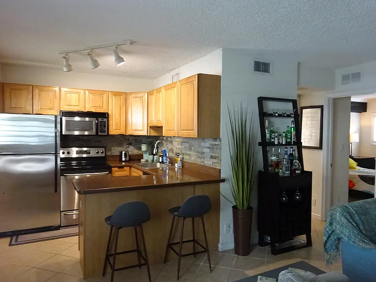 2660 NE 8th Ave #208 — Photo 3
