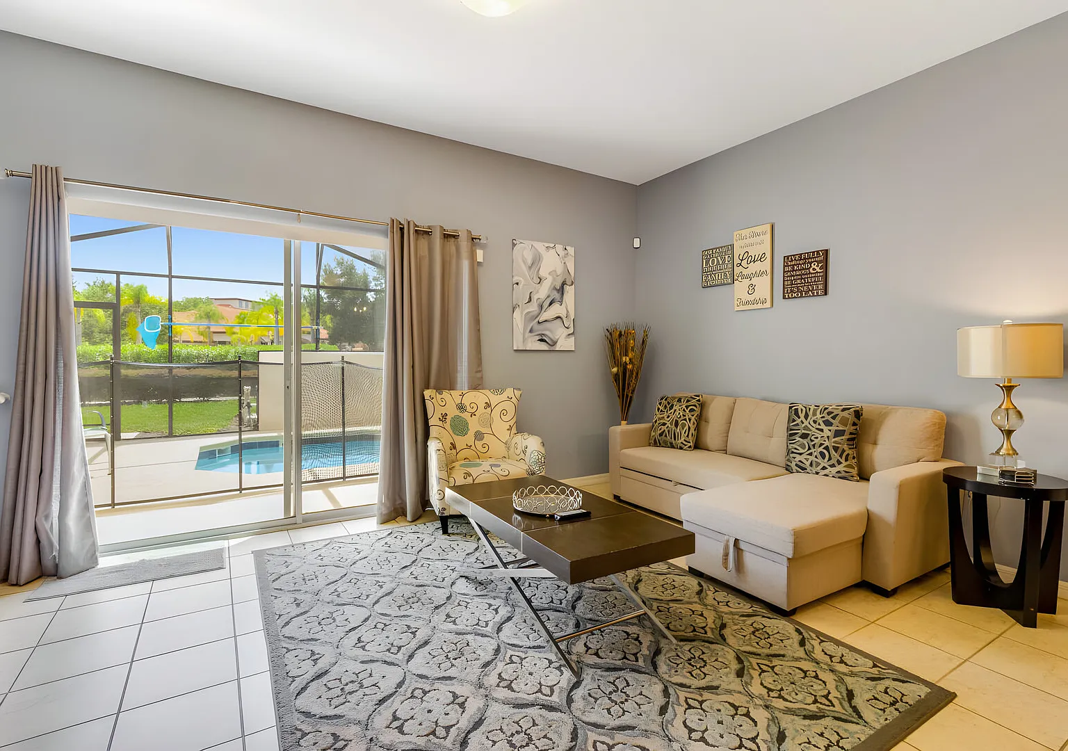 Vista Gorgeous 3 Bedroom TH in Gated Resort Comm — Photo 4