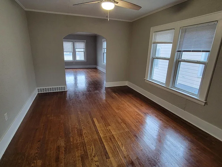915 2nd St #2 — Photo 3