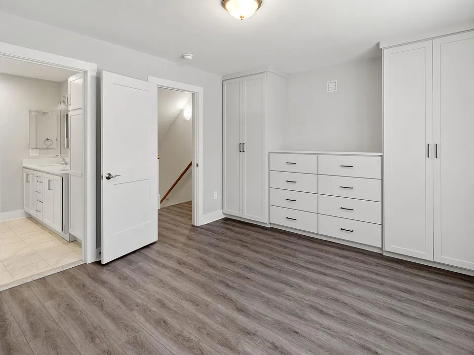 primary bedroom, bath, custom closets