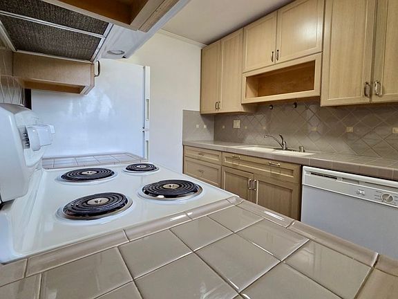 3rd image of 3117 Bagley Ave #3717-2