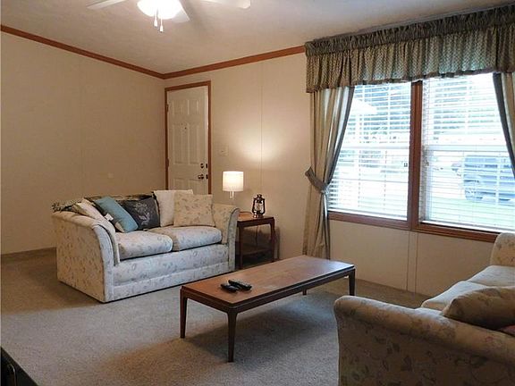 2nd image of 1113 Oakwood Ln