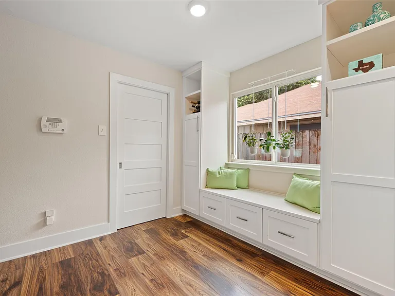 4902 Pelham Dr — Photo 20