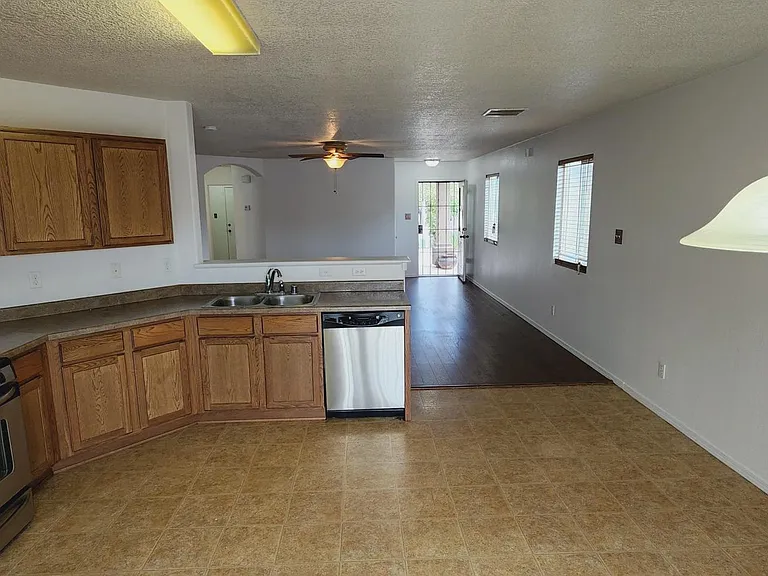 1008 Saw Mill Rd NE — Photo 11