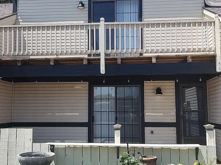 501 SW Hoke Ln — Photo 3