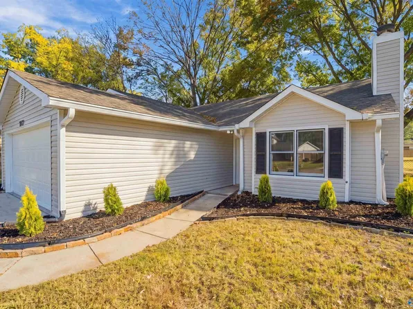 1027 Kinsey Dr, Huntsville, AL 35803
